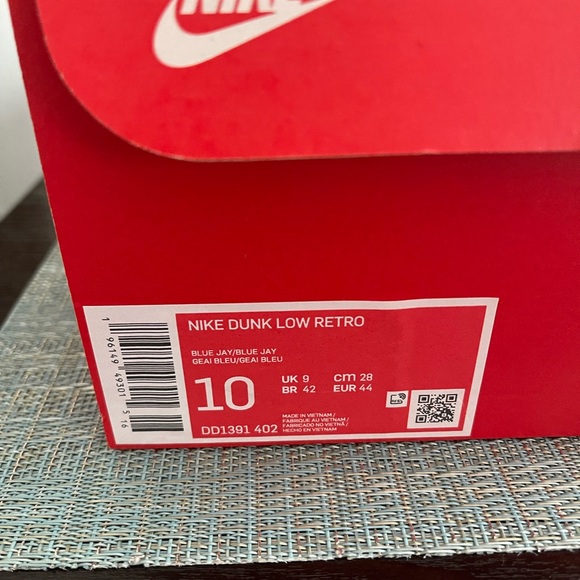 UCLA Nike Dunk - Picture 7 of 8